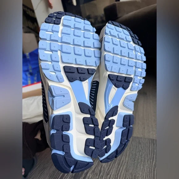 Nike Zoom Vomero 5 in Psychic Blue - Picture 5 of 11